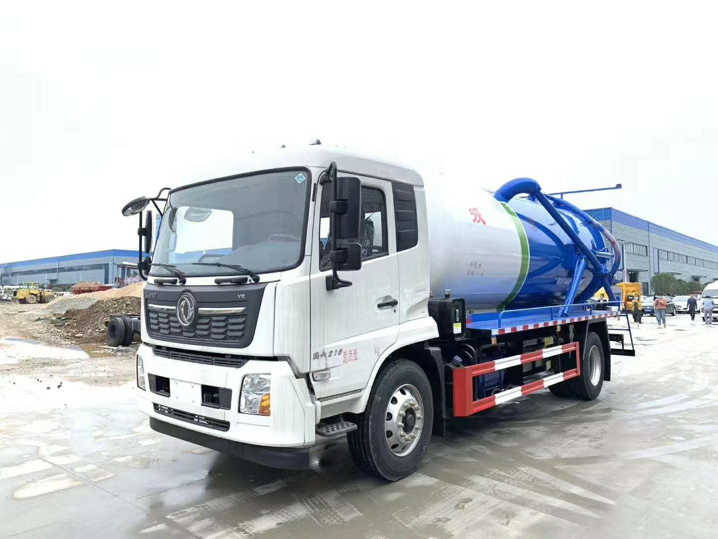 國六吸污車